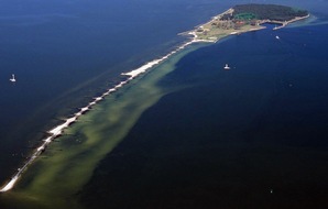 Deutsche Bundesstiftung Umwelt (DBU): DBU: Betonplattform für Hafen kommt per Schlepp-Schiff