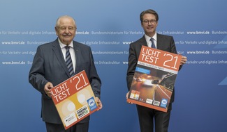 ZDK Zentralverband Deutsches Kraftfahrzeuggewerbe e.V.: Bundesverkehrsminister Scheuer stellt neue Licht-Test-Plakette für 2021 vor