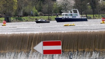 Polizeipräsidium Einsatz, Logistik und Technik: PP-ELT: Wasserschutzpolizei rettet Sportbootfahrer