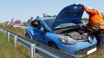 Freiwillige Feuerwehr Celle: FW Celle: Drei Einsatzstellen gleichzeitig auf der B3 - Feuerwehr und Rettungsdienst im Einsatz bei zwei Verkehrsunfällen!