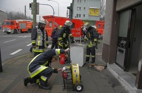 Feuerwehr Essen: FW-E: Waschmaschine in Brand geraten