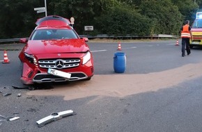 Polizei Mettmann: POL-ME: 75-jähriger Heiligenhauser bei Unfall leicht verletzt: Hoher Sachschaden - Ratingen - 1907141