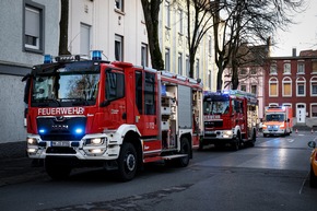 FW-MK: Entstehungsbrand in einer Lagerhalle