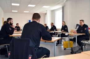 Polizeiakademie Niedersachsen: POL-AK NI: Außergewöhnliche Ernennung - Pistorius erfreut über personelle Verstärkung für niedersächsische Polizei