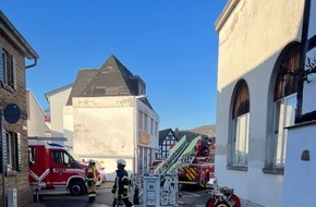 Freiwillige Feuerwehr Bad Honnef: FW Bad Honnef: Feuer in Wohnhaus drohte sich auszubreiten