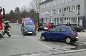 Polizeidirektion Flensburg: POL-FL: Schleswig - Vier Leichtverletzte nach Verkehrsunfall