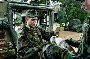 PIZ Personal: Bundeswehr wirbt mit IT-Camps erneut um Spezialisten