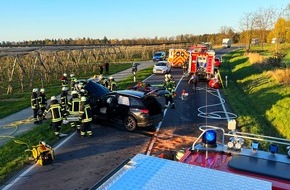 Kreisfeuerwehrverband Bodenseekreis e. V.: KFV Bodenseekreis: Zwei Verletzte nach Frontalzusammensto&szlig; auf B33 bei Markdorf