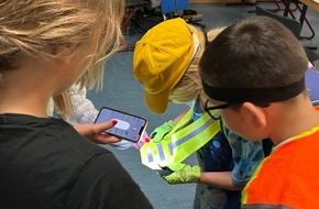 Polizeipr&auml;sidium Westpfalz: POL-PPWP: Gold f&uuml;r Verkehrssicherheit, die ankommt: "Clever zu Fu&szlig; - sichere Kids"