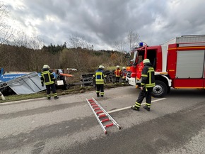 KFV Bodenseekreis: L204: Verkehrsunfall zwischen LKW und PKW - Fahrer eingeklemmt