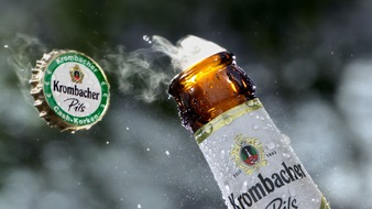 Krombacher Brauerei GmbH & Co.: Erste Gewinnerin der Krombacher Cash-Korken-Aktion: Bochumerin freut sich über 10.000EUR