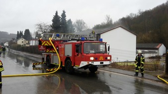 Freiwillige Feuerwehr Lügde: FW Lügde: Feuer 4 / Brennt Lagerhalle
