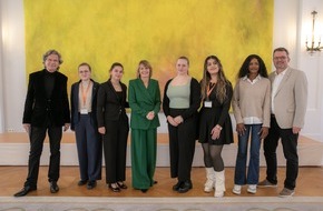 Children for a better World e.V.: Engagierte Jugendliche aus Gladbeck mit dem CHILDREN JUGEND HILFT Preis in Berlin geehrt