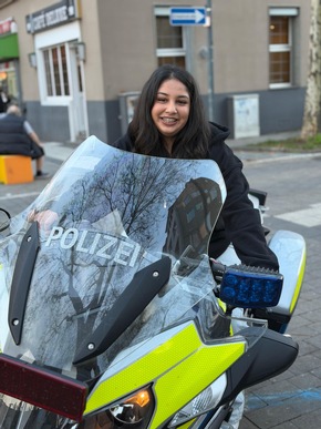 POL-DN: Coffee with a Cop - Zahlreiche Bürgerinnen und Bürger nutzen den offenen Austausch