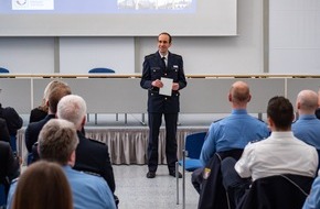 Polizeipräsidium Mittelhessen - Pressestelle Gießen: POL-GI: 31 neue Polizistinnen und Polizisten beim Polizeipräsidium Mittelhessen begrüßt