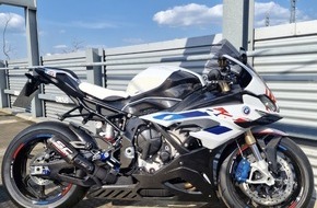 Polizeidirektion Hannover: POL-H: Calenberger Neustadt: Hochwertiges Motorrad entwendet - Polizei sucht Zeugen