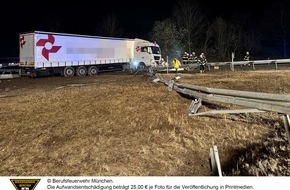 Feuerwehr München: FW-M: Lkw-Unfall in Autobahnausfahrt (A99 Ausfahrt Germering)