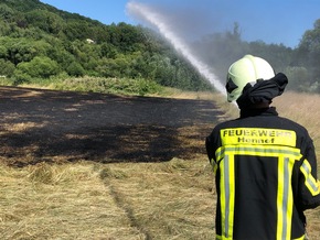 FW Hennef: Flächenbrand - B 2 - Brandausbreitung verhindert