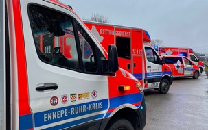 Feuerwehr Sprockhövel: FW-EN: 11 verletzte Personen bei mehreren, teilweise schweren Verkehrsunfällen seit dem Wochenende