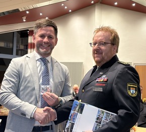 FW Beverungen: Feierstunde der Feuerwehr Beverungen / R&uuml;ckblick, Ausblick und verdiente Ehrungen