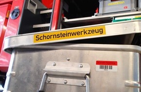 Feuerwehr Plettenberg: FW-PL: OT-Böddinghausen. Kamin angezündet, anschließend Wohnung verraucht.