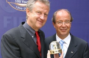 Freddy Burger Management: XAVER Goldaward "Event Business" für das Freddy Burger Management mit der FIFA Centennial World Player Gala 2004