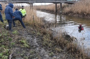 Polizeiinspektion Cuxhaven: POL-CUX: Tauchereinsatz nach Munitionsfund + Radler bei Unfall verletzt - Zeugen gesucht