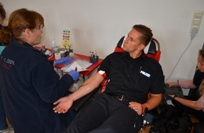 Polizeiakademie Niedersachsen: POL-AK NI: Erste große Blutspende-Aktion an der Polizeiakademie Nienburg; 120 Liter gespendet