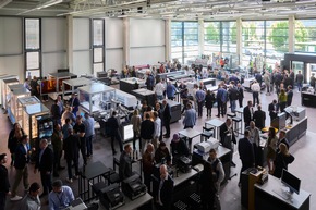 Er&ouml;ffnung Epson Experience Center: Zukunftstechnologien auf 2.600 Quadratmetern