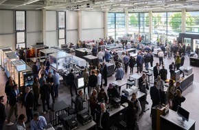 EPSON Deutschland GmbH: Er&ouml;ffnung Epson Experience Center: Zukunftstechnologien auf 2.600 Quadratmetern