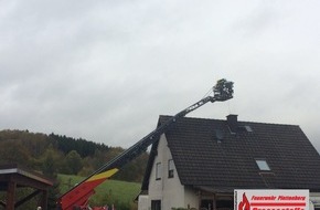 Feuerwehr Plettenberg: FW-PL: Schornstein brannte in Plettenberg OT-Selscheid