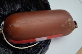 Polizeipräsidium Ulm: POL-UL: (UL) Dornstadt - Verdächtige Wurst am Wegesrand aufgetaucht / Am Montag fand eine Zeugin eine abgepackte Wurststange in Dornstadt-Tomerdingen.