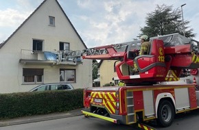 Freiwillige Feuerwehr Bad Salzuflen: FF Bad Salzuflen: Mikrowelle brennt in Küche / Ein Bewohner bei Zimmerbrand in Bad Salzuflen verletzt