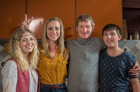 ZDF: Michael Kessler zieht ins "Jahrhunderthaus" - "ZDFzeit" startet zweiteilige Dokumentation (FOTO)