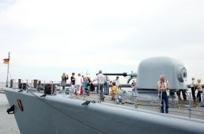 Presse- und Informationszentrum Marine: Deutsche Marine - Bilder der Woche: Die Marine lädt ein - beim "Tag des offenen Stützpunkts" gibt es viel zu bestaunen