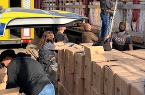 Zollfahndungsamt Stuttgart: ZOLL-S: Schlag gegen illegalen Zigarettenhandel Rund 1,5 Millionen unversteuerte Zigaretten sichergestellt, Steuerschaden in H&ouml;he von mindestens 280.000 EUR