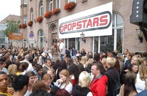 ProSieben: "Preluders": Rebeccas Freund Dennis jetzt auch "Popstar"?