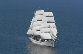 Presse- und Informationszentrum Marine: "Gorch Fock" besucht Wilhelmshaven