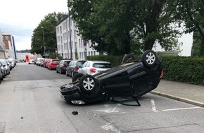 Polizei Aachen: POL-AC: Pkw überschlägt sich