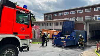 Feuerwehr Essen: FW-E: Brand in Müllsammelstelle des Universitätsklinikums-Essen - keine Verletzten