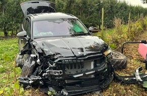 Polizeiinspektion Stade: POL-STD: Ruschwedel: Zusammenstoß zwischen Trecker und Auto beim Überholen - eine Person schwer verletzt