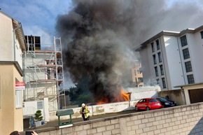 FW Menden: Zahlreiche Einsätze am Montag - Rauchwolke über der Innenstadt