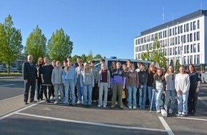 Polizei Mettmann: POL-ME: Polizei begr&uuml;&szlig;t 24 M&auml;dchen und Jungen zum "Girls' & Boys' Day" - 2604081