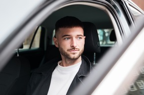 Mit Undercut oder als Man Bun: Selbstbewusste Styles mit Zweithaar
