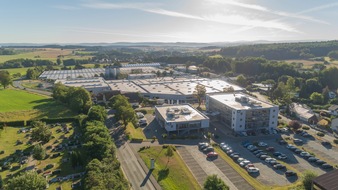 ait-group: Wärmepumpen-Spezialist weiter auf Expansionskurs: ait-group übernimmt Fertigungsstätte und verdoppelt Produktionskapazität