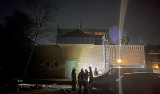 Polizei Mettmann: POL-ME: Vollbrand einer Wohnung in Mehrfamilienhaus - die Polizei ermittelt - Erkrath - 2403105