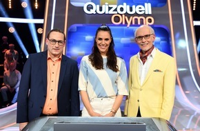 ARD Das Erste: Superhirne gegen den Olymp: Manuel Hobiger und Thomas Kinne bei Esther Sedlaczek | "Quizduell-Olymp" am Freitag, 2. Juni, 18:50 Uhr im Ersten