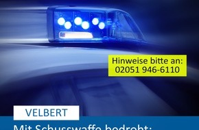 Polizei Mettmann: POL-ME: Unter Vorhalt einer Schusswaffe: Versuchter Raub auf Taxifahrer - Velbert - 2410073