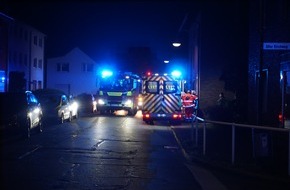 Feuerwehr Ratingen: FW Ratingen: Geldautomatensprengung führt zu erheblichen Gebäudeschäden