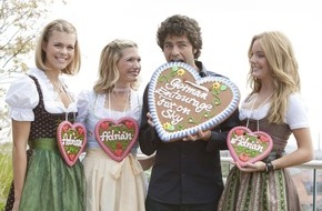 Sky Deutschland: Nach Matt Damons Wutausbruch: Hollywood-Beau Adrian Grenier zu Gast in der Talk-Sendung "Sky Lounge"